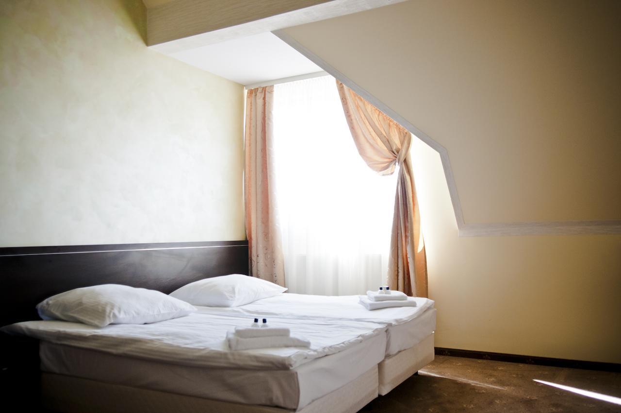 Hotel Olenka Szydlowiec Ruang foto