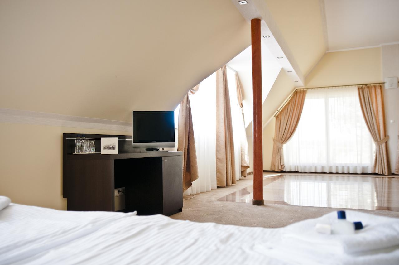 Hotel Olenka Szydlowiec Ruang foto