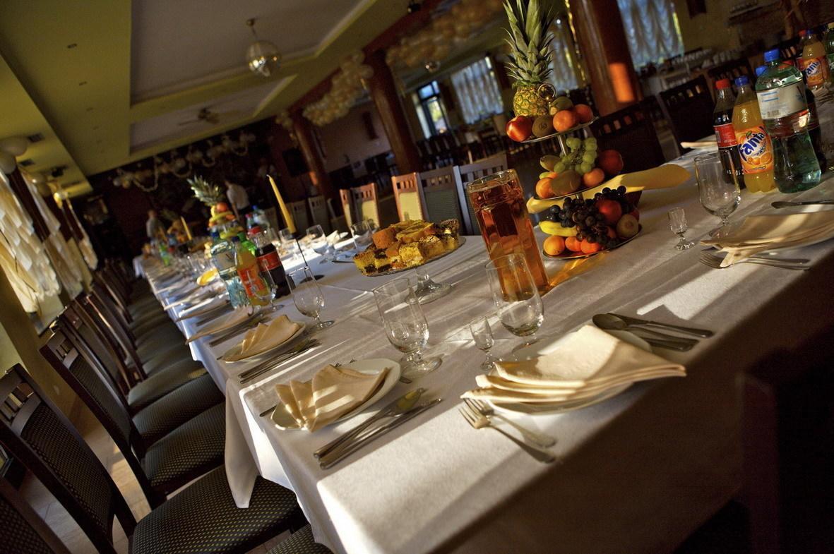 Hotel Olenka Szydlowiec Bagian luar foto