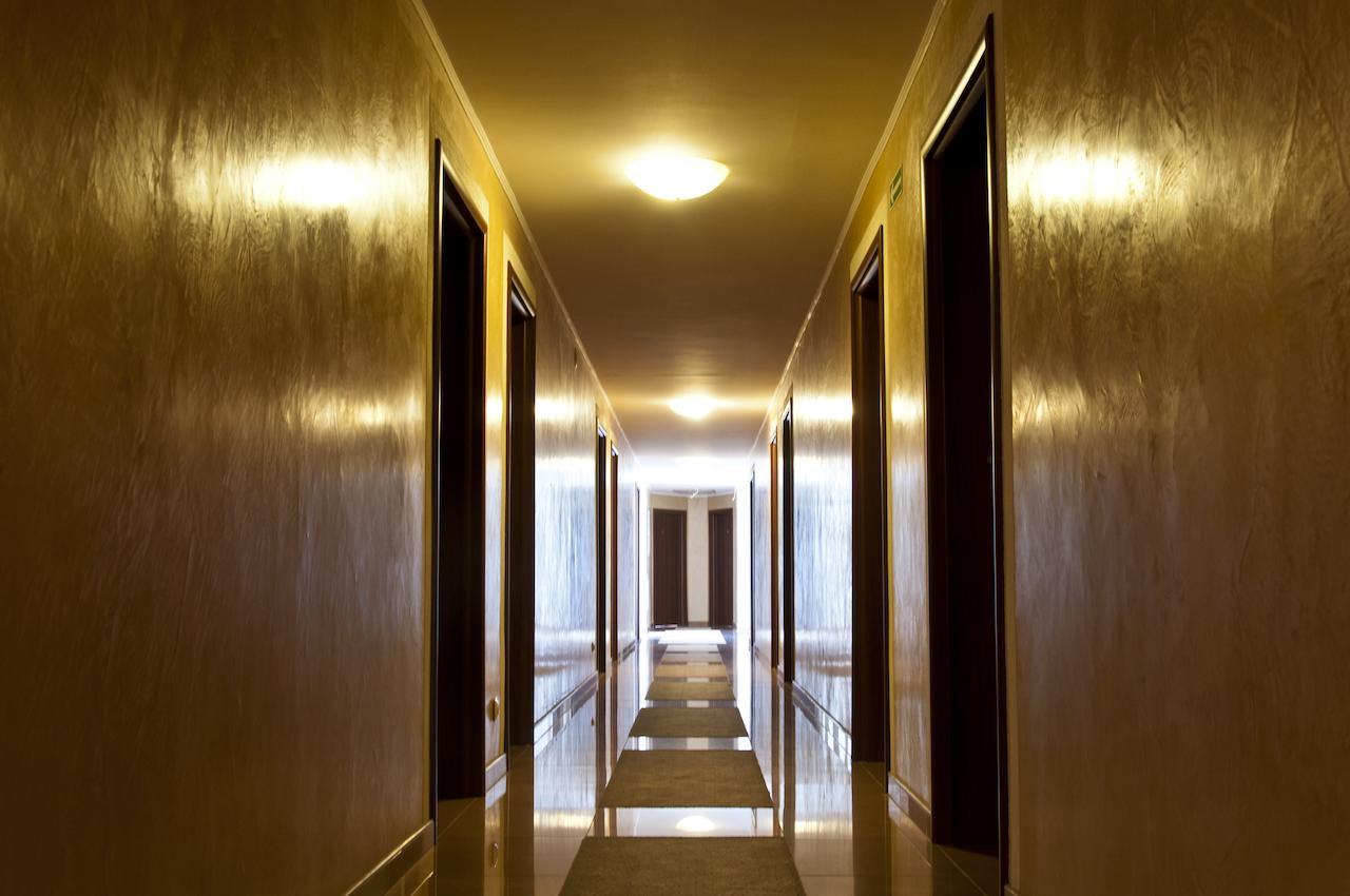 Hotel Olenka Szydlowiec Bagian luar foto