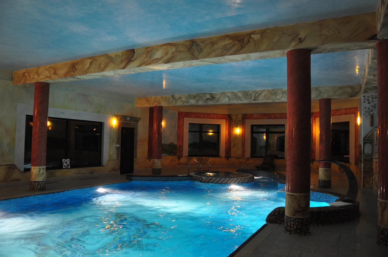 Hotel Olenka Szydlowiec Bagian luar foto