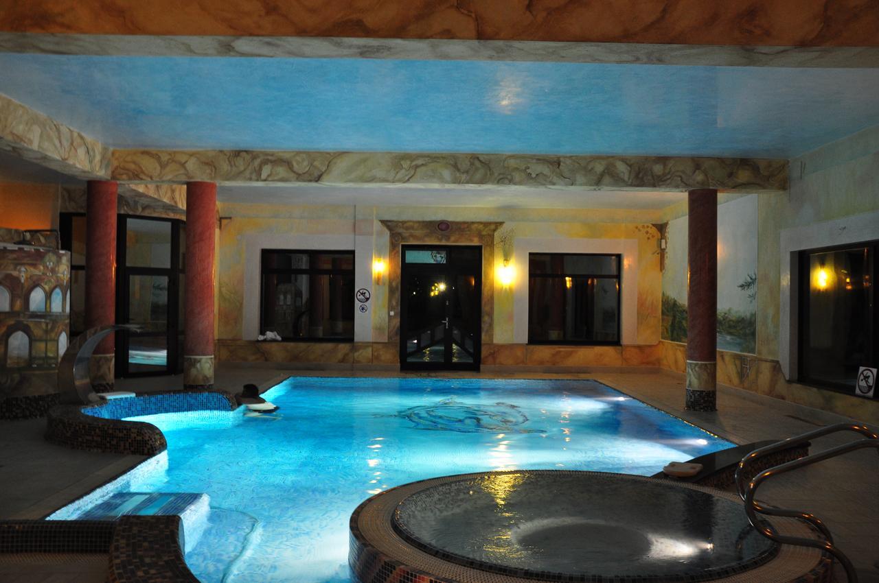 Hotel Olenka Szydlowiec Bagian luar foto